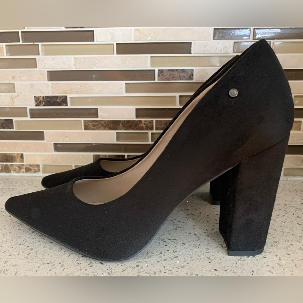 Dress shoe, black, velvet material, 4inch heel, size 8.5